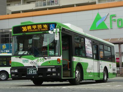石・０５５号車　ノンステップバス　ＪＲ六甲道にて