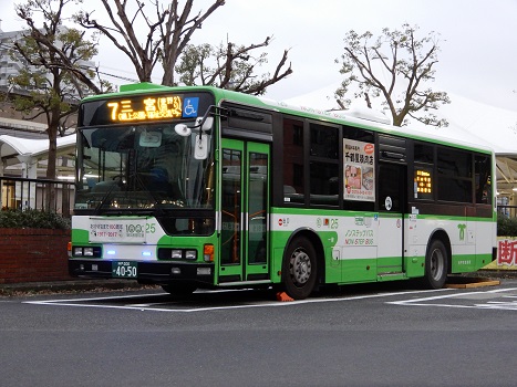 松・１２５号車　ノンステップバス　神戸駅前にて