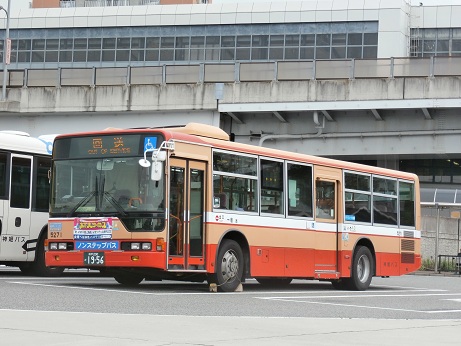 ５２７１号車　ノンステップバス　伊川谷駅にて